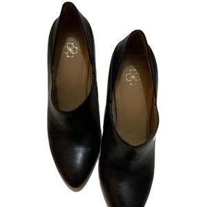 Ann Taylor - Black Liana Leather Point Toe Shootie